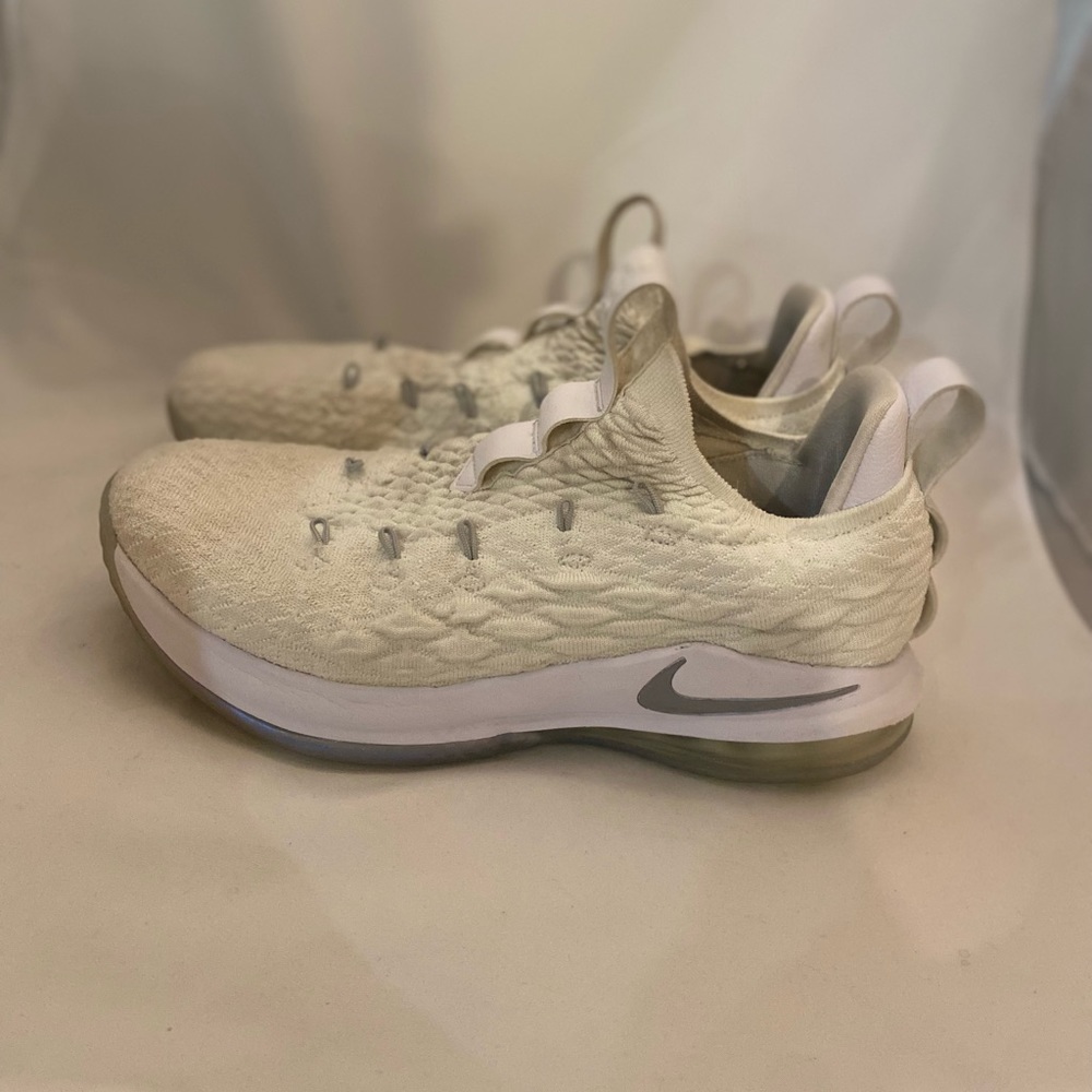 Nike Lebron 15 White Metalic!